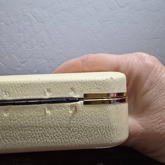 Vintage MCM Farrington Travel Size Cream Floral Jewelry Box Blue Velvet Lining - Picture 10 of 15